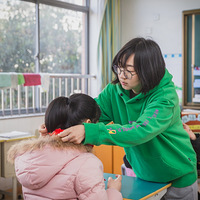 ��ÿλѧ���绨��һ�����š��������Ͼ���ѧУ