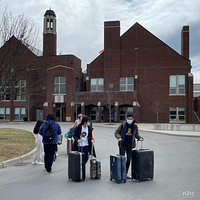 ���ֵ���ѧ����5���ӷż���