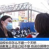 ���ᣡ�ҳ��ԷѰ�����У�ſڽ����ţ�û�Ҹ��ߺ��ӣ�����Ʈ��