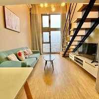 ���⺼�ݽ�ع㳡����װloft�����ϣ���һ����һ�������ס
