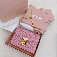 ������˰�ǵ��²�MIUMIU����б�������ר����ˣ�