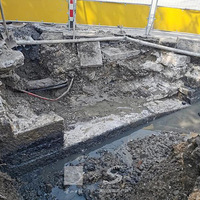 ��ɽ��·�ڳ��ų�ǽ��ַ��ʩ������ͣ��