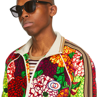 ��C�޶�����ɫ����