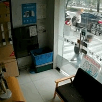 ��͵����Ǯ������·�ѡ� ��һҹ��3�˷������7�𣬱�ץ��˵