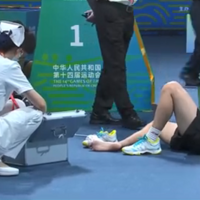 ���˹ھ�����ƴ��ֺ����Ь������ڣ�������תȡʤ�����ѣ�����