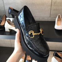 ˼��ͼ�����Ь�ӣ�ÿ˫�Ҷ���ϲ��