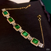 ��ĸ������