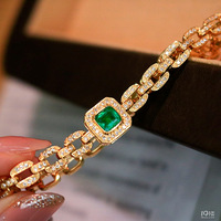 ��ĸ������