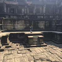 ������һ�����У�����ÿ���ó̴�����ϲŭ����