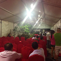 �����ڱ����и��ҡ����Ȱ��ң�������һ��Ե��