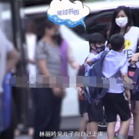 ���շݵĹ�ح��С贻�Ӧ�����飬���ѵ�٩������Ӱ�۾���Ԭ��ǰ��