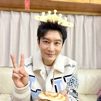 ��������45�����գ�С������ְ�д����ף����������֪��ĸ���