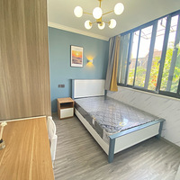 ���������µ���վ�����޻�԰��װһ���ң�����������¶̨�����ס