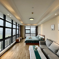 ����ߺ�ʦ���ǰ����վ�������̹Ⱦ�װ������Ԣ��������ش���