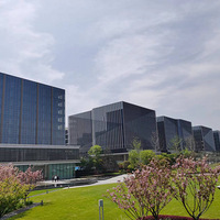 ��ɽ�����ո۳ǹ��ַ���˫Կ�׾�װ�ޣ���һ����һ�㣬��������