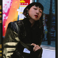 �վ硶�������������ˣ�����9.4��һ��������Ů������ӣ