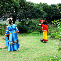 �������