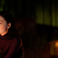 ������������ֱ��ح������ɻ���Ƭ���������Ա�ǣ��ݼ�������