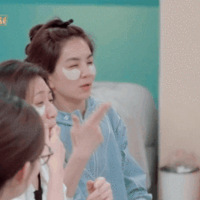 Ella���ڳ˷�2023����ʲô