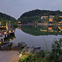 ҹĻ�µĳ�ɽ��������԰���ֻ���