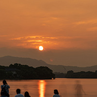 �������� ��ɫʱ��