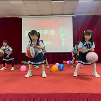������ͬ���졮��һ����ۿ��ø����á�����ǣС��ϲӭ��һ��ͯ��