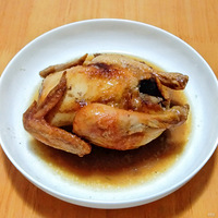 烤鸡上桌