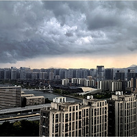 ɽ����������ϼ��ҹɫ