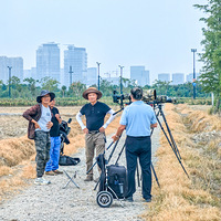 �����ո��꣬���غʹ�����ɫ��֪����С����Ѱ�Գ档