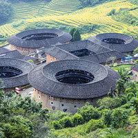 ���Ĳ�һ����  �������ݿ���¥Ⱥ