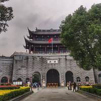 �²������