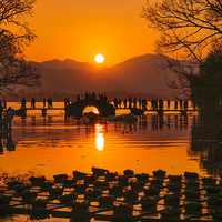 �������䣬ӿ���Ž�⴩����