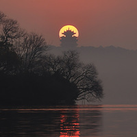 ��յ���Ӱ�������Ĺ⡪���񳿵���������һ����