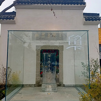 ����������