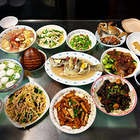 �����ں��ݹ���Ϧ����ҹ�������ˣ����ݵĲ���ĸ����ֵ���ȫ��һ