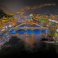 ����Լ����Ͽ�����żҽ���-ҹĻ�µ�������˹ų�