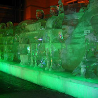 ���չ�����