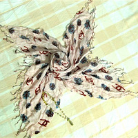 ����Χ����Ŷ�������ˣ����˺ܶ�Χ��