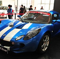 ������չʵ���㳵��Ů