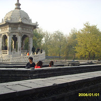 ��Ů �Թ��߲����� ��ǽ����