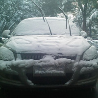 ż����ͷ��ѩ�ô󣬵�ѩ�����