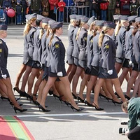 ����˹��ͷִ��Ů����������ԸУ���ͼ��