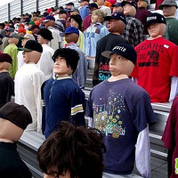 �������޳䵱Ⱥ����Ա