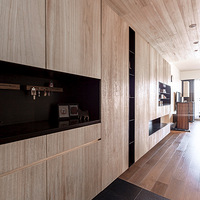 Ʒ--The Wooden Apartment