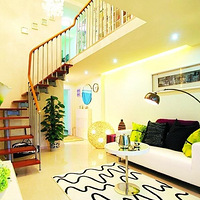 ����Ԣ��ʽ82.32��2ƽ����װ�ޣ���һ����һ�㣬�ؼ�136�����