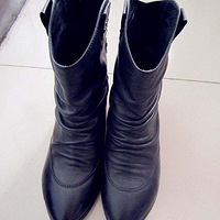 ����ո�������˫Ь���Ȳ�����������һ��