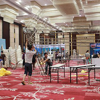 �鲩��չ���������գ���װ������ӭ�����˵Ĵ󡰼ޡ�����Ŷ����