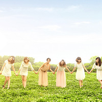 һ�������Ů��ɹ��Ƭ�ˣ�ǰ��ʱ���ڽ���Ӱ�ĵĹ����գ�