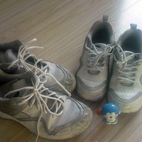 ����Ϧ�����㡿��Щ������һ�𴩵�����Ь