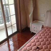 �Ҽҵ�ǽֽ�̱�������ù����һ�ɼ�ȩζ��զ��